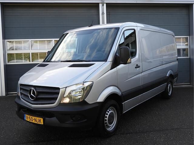 Zilver Gebruikt 2019 Mercedes Sprinter Van | € 19.950 (Goede deal) - Afbeelding 1/4