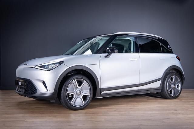 Grijs, metallic lak Gebruikt 2023 Smart #1 Edition #1 SUV | € 28.950 (Duur) - Afbeelding 1/4