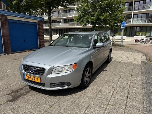 Grijs Gebruikt 2012 Volvo V70 Stationwagen | € 4.500 - Afbeelding 1/4