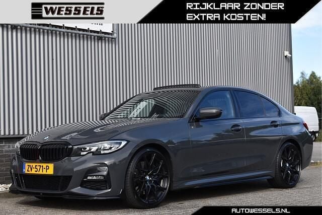 Grijs Gebruikt 2019 BMW 330 Executive Sedan | € 24.950 (Eerlijke prijs) - Afbeelding 1/4