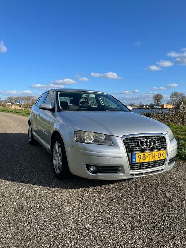 Grijs Gebruikt 2006 Audi A3 Sportback Hatchback | € 2.000 (Eerlijke prijs) - Afbeelding 1/4