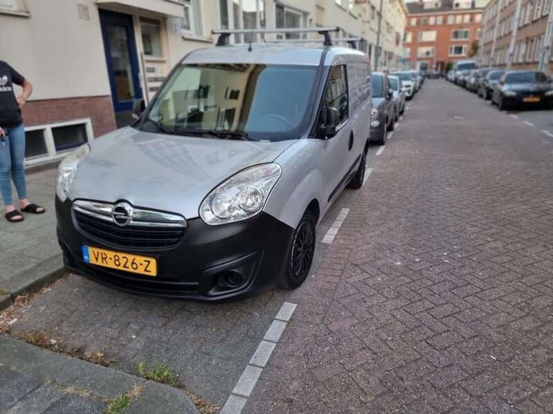 Zilver Gebruikt 2015 Opel Combo MPV | € 4.500 (Eerlijke prijs) - Afbeelding 1/4