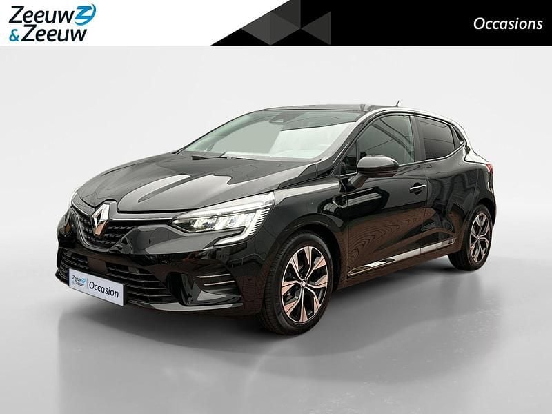 Zwart Gebruikt 2023 Renault Clio V Evolution Hatchback | € 14.940 (Eerlijke prijs) - Afbeelding 1/4