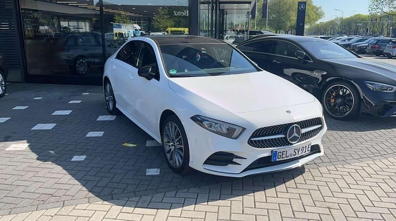 Gebruikt 2022 Mercedes A250 AMG line Sedan | € 32.500 (Eerlijke prijs) - Afbeelding 1/4