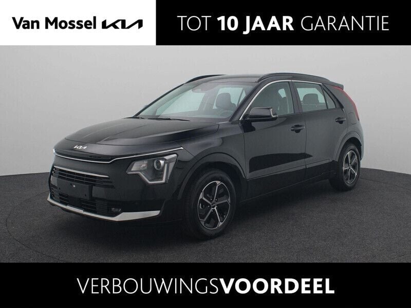 Zwart Nieuw 2025 Kia Niro SUV | € 34.340 (Goede deal) - Afbeelding 1/4