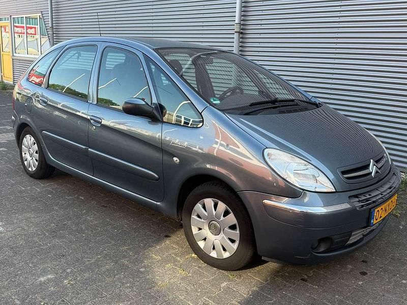 Grijs Gebruikt 2009 Citroën Xsara Picasso MPV | € 1.250 (Eerlijke prijs) - Afbeelding 1/4