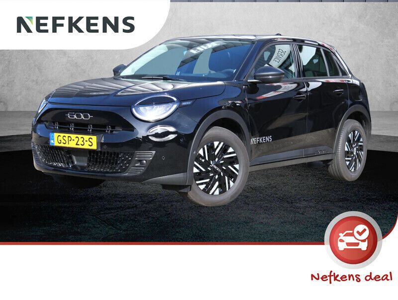 Zwart Gebruikt 2024 Fiat 600 Urban SUV | € 28.625 (Eerlijke prijs) - Afbeelding 1/4