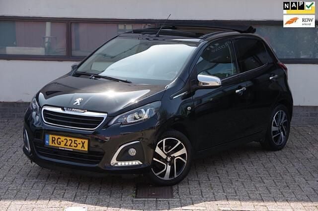 Zwart Gebruikt 2017 Peugeot 108 Allure Hatchback | € 8.450 (Eerlijke prijs) - Afbeelding 1/4