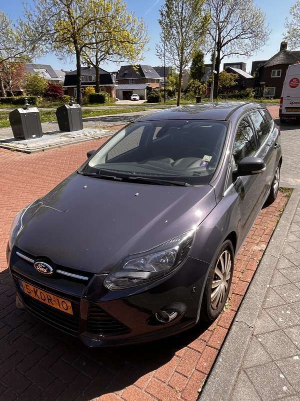 Grijs Gebruikt 2013 Ford Focus Stationwagen | € 3.750 (Goede deal) - Afbeelding 1/4