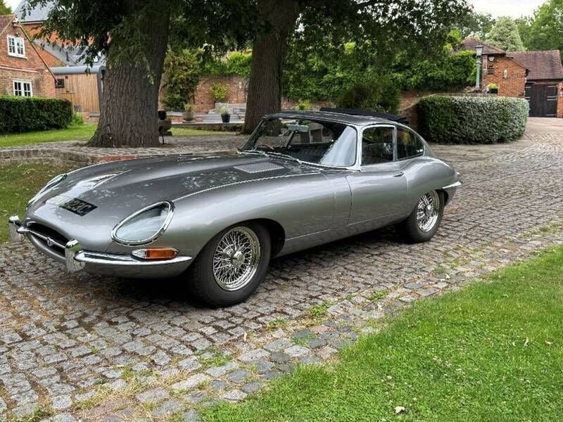 Grijs Gebruikt 1965 Jaguar E-Type Coupé | € 138.616 - Afbeelding 1/4