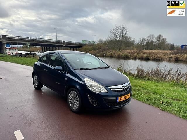 Blauw Gebruikt 2011 Opel Corsa Edition Hatchback | € 3.999 (Goede deal) - Afbeelding 1/4