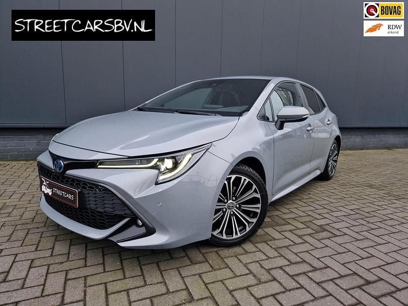 Grijs Gebruikt 2023 Toyota Corolla Hatchback | € 22.950 (Eerlijke prijs) - Afbeelding 1/4