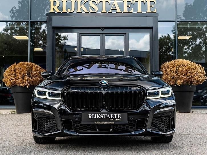 Occasion BMW 745e Executive 393 PK (289 kW) 2021 Zwart Sedan