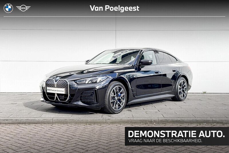 Zwart Gebruikt 2025 BMW i4 Shadowline Sedan | € 54.900 (Eerlijke prijs) - Afbeelding 1/4