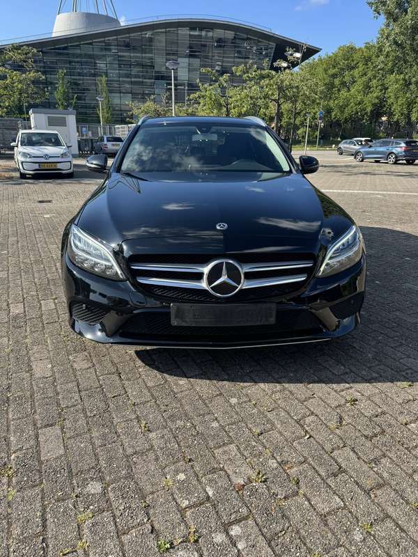 Zwart Gebruikt 2020 Mercedes C300 Stationwagen | € 24.500 - Afbeelding 1/4