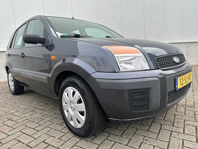 Occasion Ford Fusion 80 PK (58 kW) 2006 Grijs (metallic) Hatchback