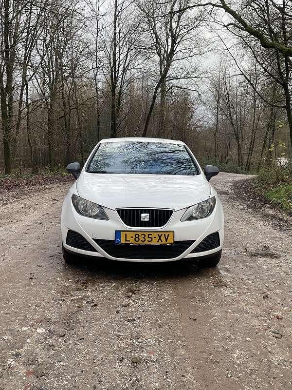 Wit Gebruikt 2009 Seat Ibiza Reference MPV | € 3.300 (Duur) - Afbeelding 1/4