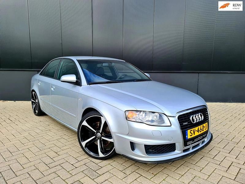Zilver Occasion 2005 Audi A4 Sedan | € 10.750 - Afbeelding 1/4