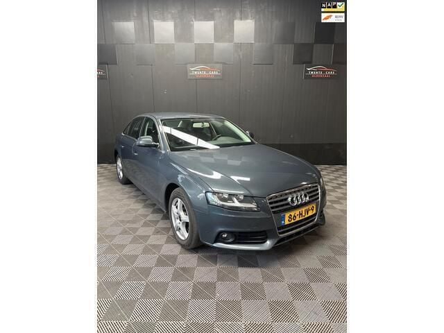 Grijs Gebruikt 2009 Audi A4 Business Sedan | € 3.950 (Goede deal) - Afbeelding 1/4