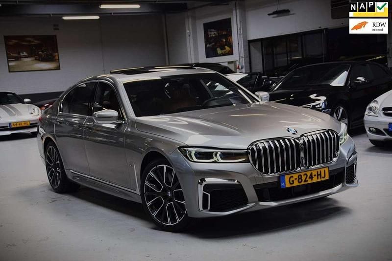 Grijs Gebruikt 2019 BMW 745e Executive Sedan | € 45.800 (Goede deal) - Afbeelding 1/4