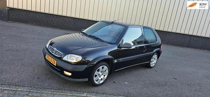 Zwart Gebruikt 2003 Citroën Saxo Furio Hatchback | € 3.950 (Duur) - Afbeelding 1/4