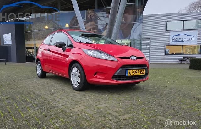 Rood Occasion 2009 Ford Fiesta Trend Hatchback | € 2.970 (Goede deal) - Afbeelding 1/4