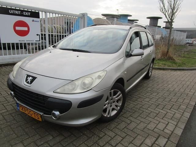 Grijs Occasion 2006 Peugeot 307 Stationwagen | € 899 (Super prijs) - Afbeelding 1/4