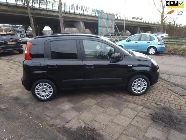 Zwart Occasion 2012 Fiat Panda Lounge Hatchback | € 3.599 (Eerlijke prijs) - Afbeelding 1/4