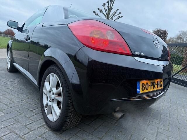 Occasion Opel Tigra Sport 125 PK (91 kW) 2004 Zwart (metallic) Cabriolet