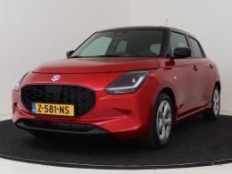 Rood, metallic lak Gebruikt 2024 Suzuki Swift Hatchback | € 23.450 (Eerlijke prijs) - Afbeelding 1/3