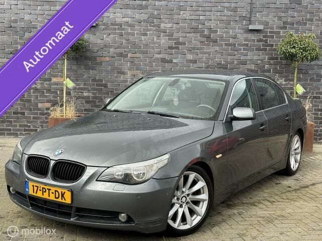 Grijs Gebruikt 2004 BMW 520 Executive Sedan | € 2.995 (Eerlijke prijs) - Afbeelding 1/4