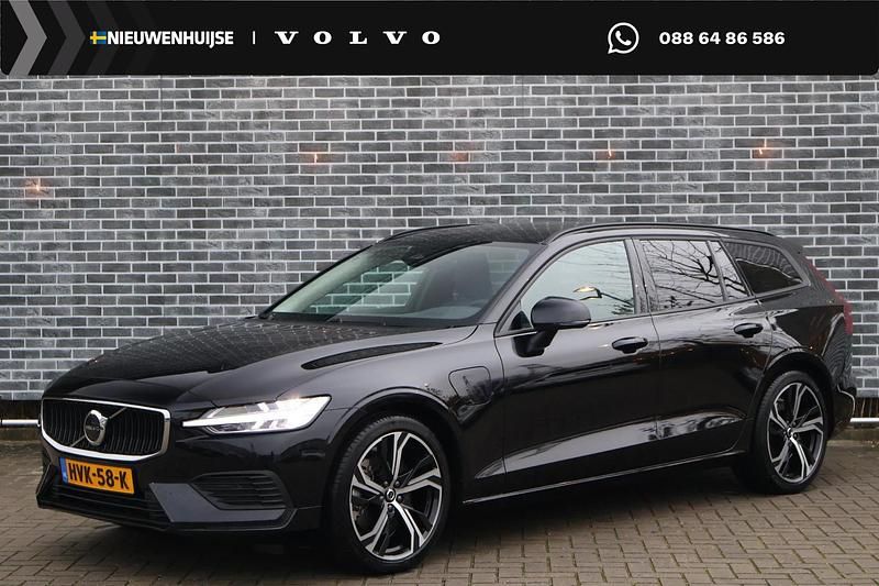 Zwart Occasion 2025 Volvo V60 Stationwagen | € 44.894 (Goede deal) - Afbeelding 1/4