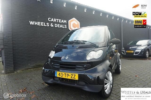 Zwart Gebruikt 2007 Smart ForTwo Coupé Pure Coupé | € 2.995 - Afbeelding 1/4