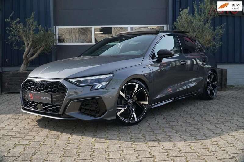 Grijs, metallic lak Gebruikt 2020 Audi A3 Sportback e-tron S-Line Sedan | € 31.950 (Eerlijke prijs) - Afbeelding 1/4