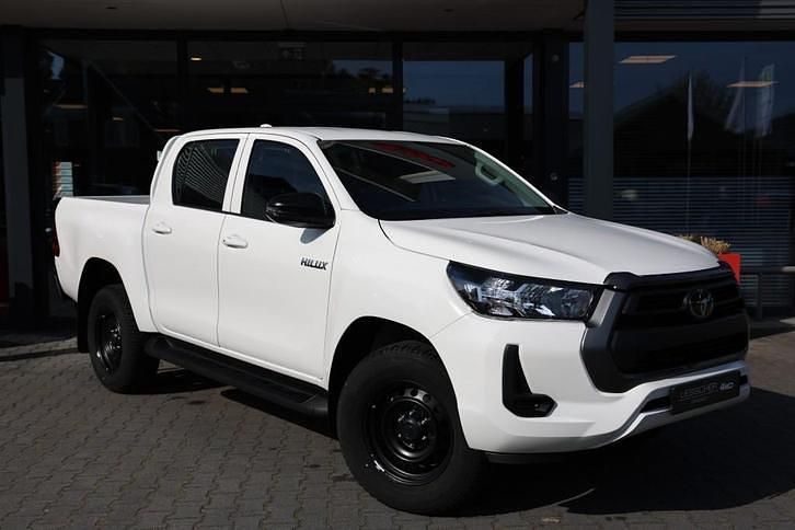 Nieuw 2025 Toyota HiLux Comfort Pickup | € 39.999 - Afbeelding 1/4