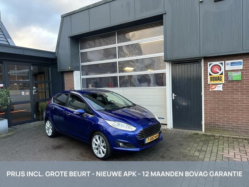 Blauw, metallic lak Gebruikt 2014 Ford Fiesta Titanium Hatchback | € 10.950 (Eerlijke prijs) - Afbeelding 1/4