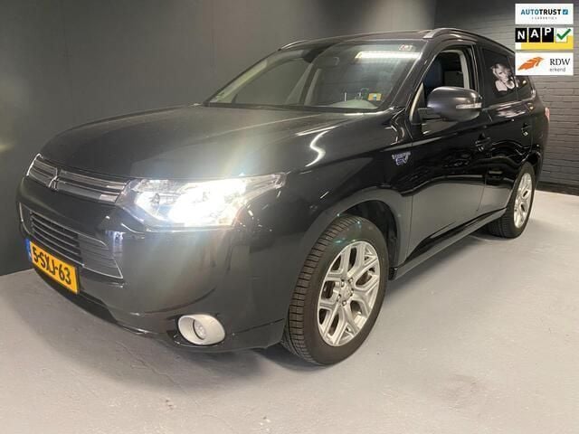 Zwart Gebruikt 2013 Mitsubishi Outlander Instyle SUV | € 10.999 (Eerlijke prijs) - Afbeelding 1/4