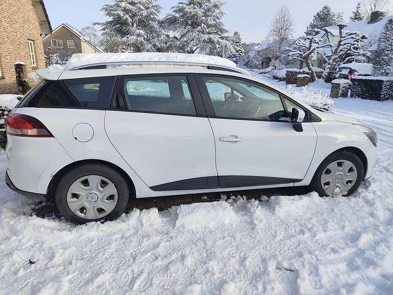 Wit Gebruikt 2015 Renault Clio GrandTour Expression Stationwagen | € 3.995 (Super prijs) - Afbeelding 1/4