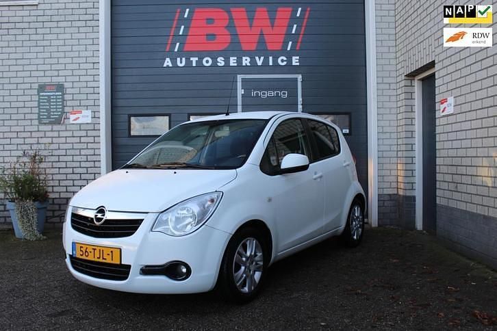 Wit Gebruikt 2012 Opel Agila Edition Hatchback | € 2.950 (Eerlijke prijs) - Afbeelding 1/4