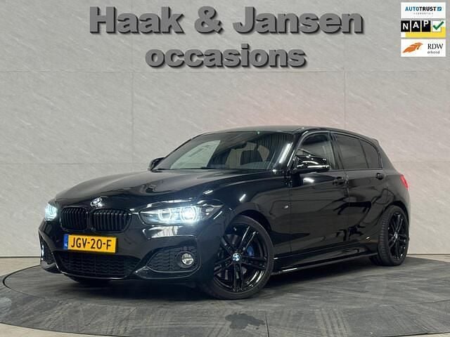 Zwart Gebruikt 2017 BMW 120 Executive Hatchback | € 19.995 (Goede deal) - Afbeelding 1/4