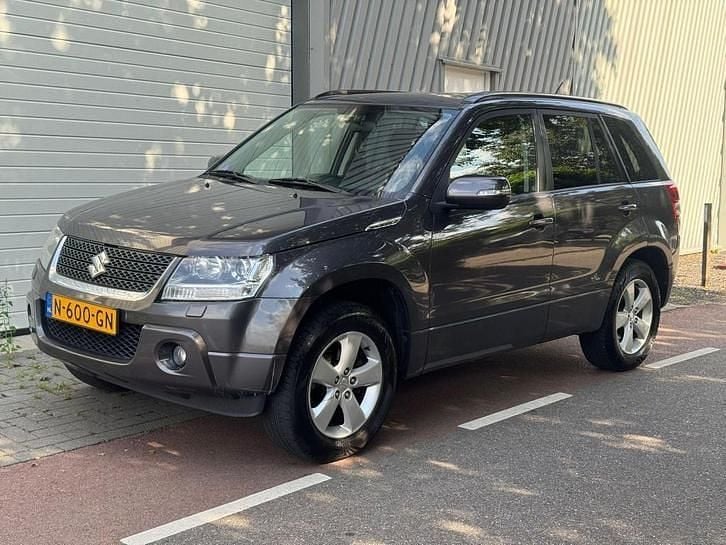 Grijs Gebruikt 2011 Suzuki Grand Vitara SUV | € 6.950 - Afbeelding 1/4