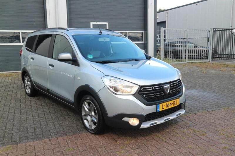 Grijs Gebruikt 2020 Dacia Lodgy Stepway MPV | € 11.950 (Super prijs) - Afbeelding 1/4