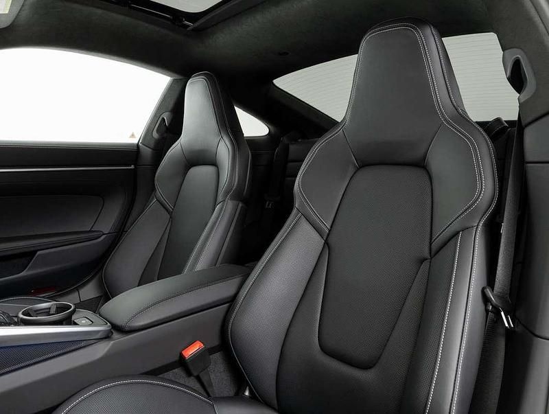 Occasion Porsche 911 Carrera GTS 541 PK (397 kW) 2025 Grijs Coupé