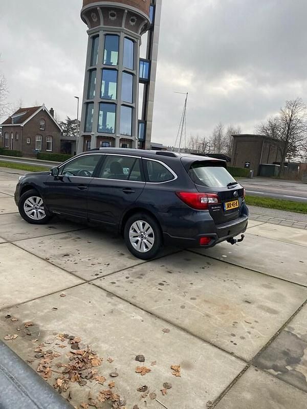 Occasion Subaru Outback Premium 2017 Grijs (metallic) Stationwagen
