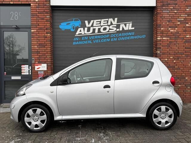 Occasion Toyota Aygo 68 PK (50 kW) 2008 Grijs (metallic) Hatchback