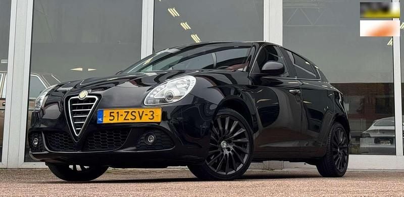 Zwart Gebruikt 2013 Alfa Romeo Giulietta Business Hatchback | € 6.244 (Eerlijke prijs) - Afbeelding 1/3
