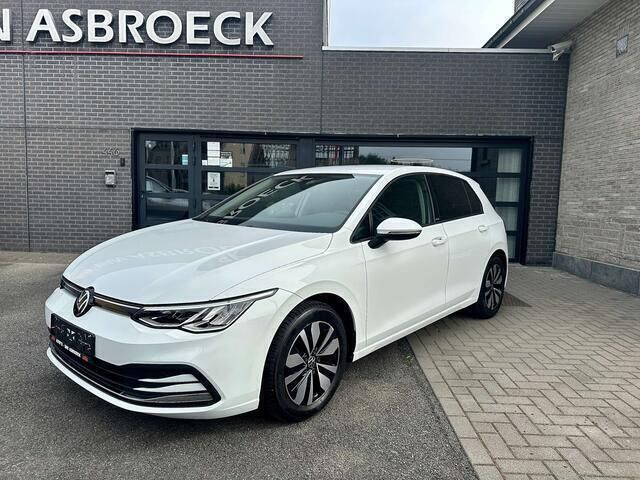 Wit Gebruikt 2024 VW Golf VIII Move Sedan | € 23.900 (Super prijs) - Afbeelding 1/4