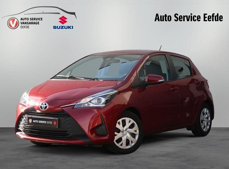 Rood (metallic) Gebruikt 2019 Toyota Yaris Active Hatchback | € 13.899 (Eerlijke prijs) - Afbeelding 1/3