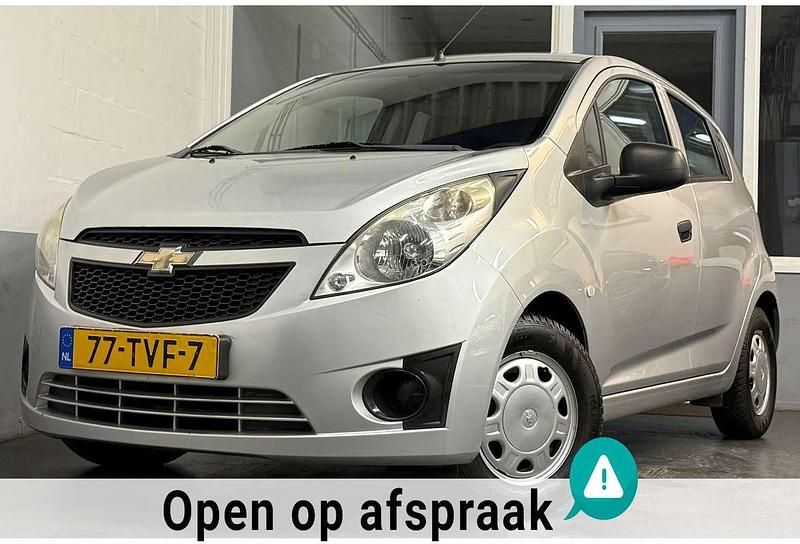 Grijs Gebruikt 2012 Chevrolet Spark LS Hatchback | € 2.995 (Eerlijke prijs) - Afbeelding 1/4