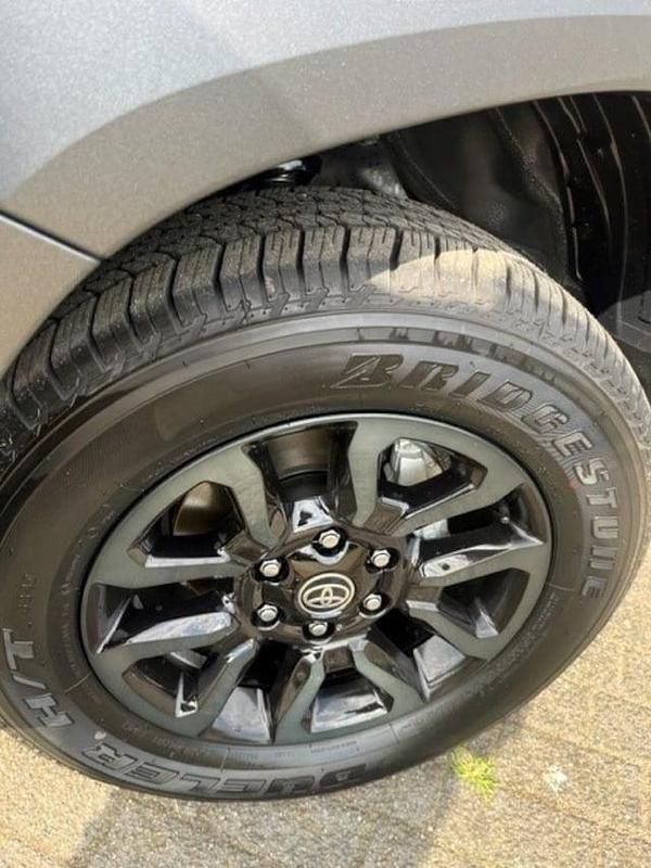 Occasion Toyota HiLux Edition 204 PK (150 kW) 2024 Zwart Pickup